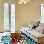 Parkside Retreats At 1880 House *