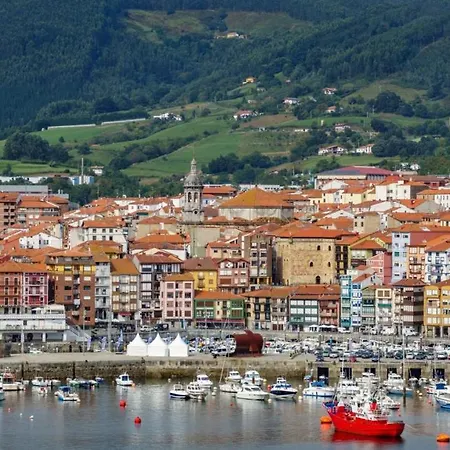 Parkside Retreats At 1880 House